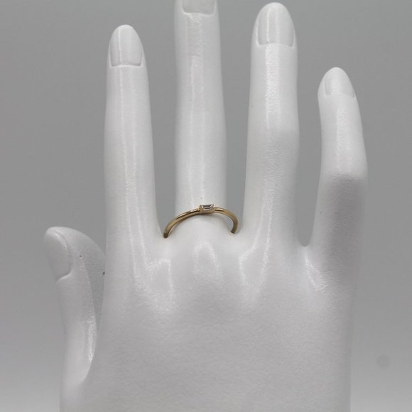 Thin 14kt yellow gold ring band sz 6.5 moissanite - Picture 4 of 7